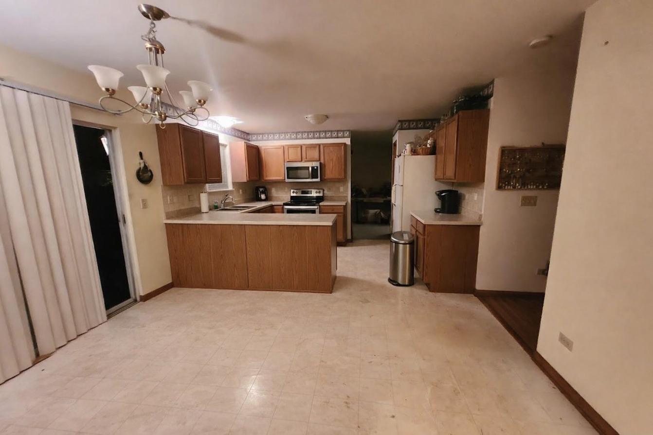 1819 Lake Shore Drive, Romeoville, IL 60446