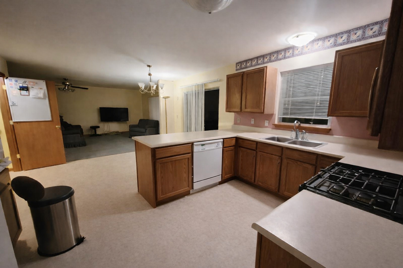 1819 Lake Shore Drive, Romeoville, IL 60446