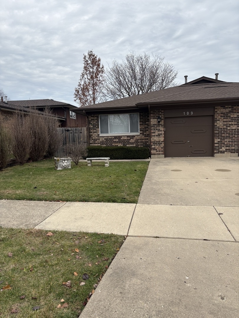 109 Paramount Drive, Wood Dale, IL 60191