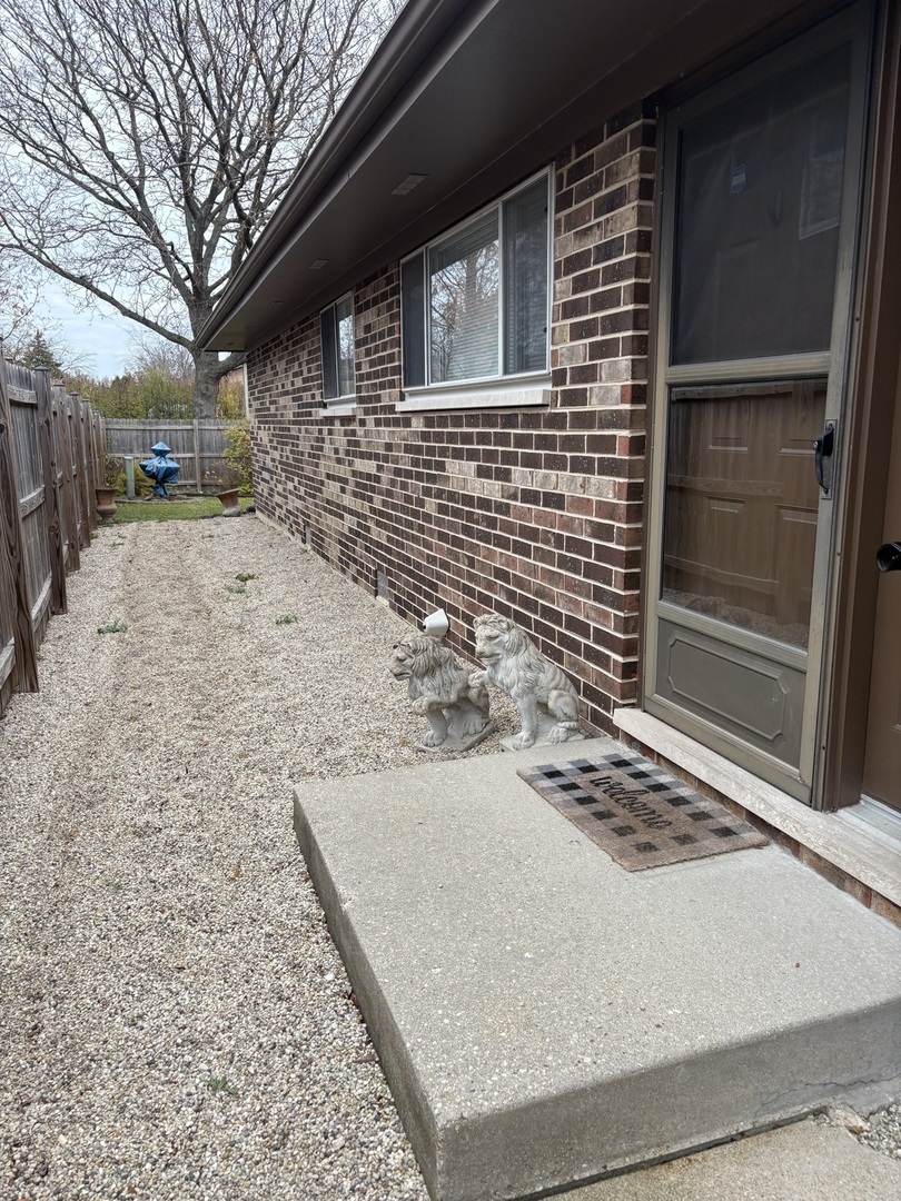 109 Paramount Drive, Wood Dale, IL 60191