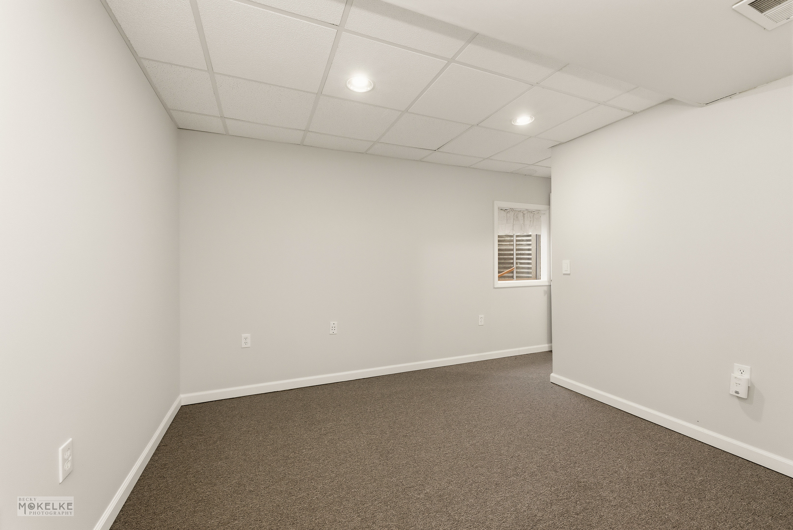 109 Old Post Road, Oswego, IL 60543