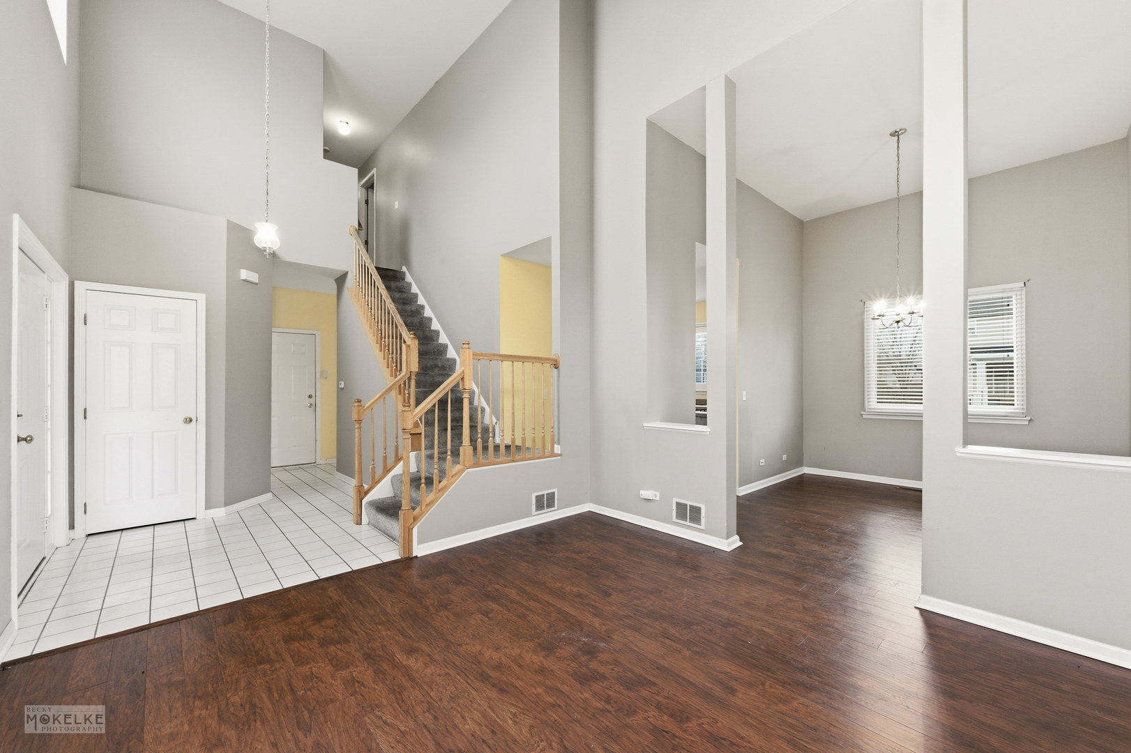 109 Old Post Road, Oswego, IL 60543