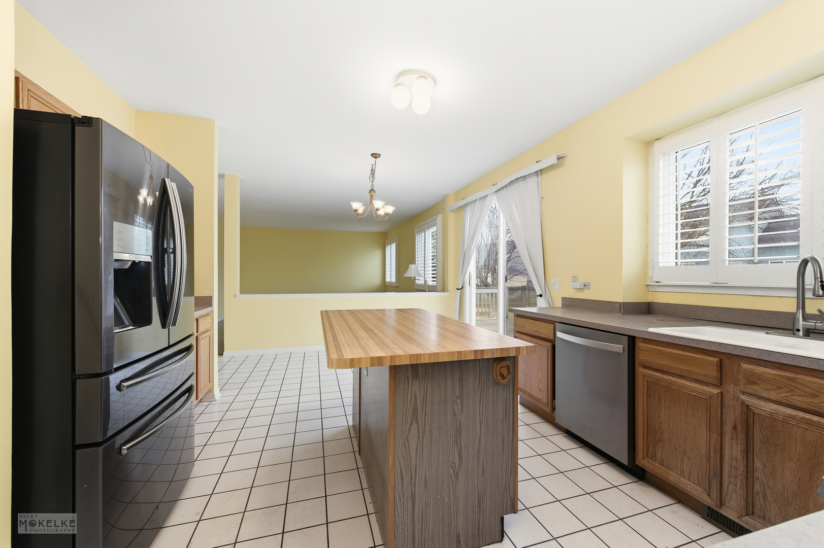 109 Old Post Road, Oswego, IL 60543