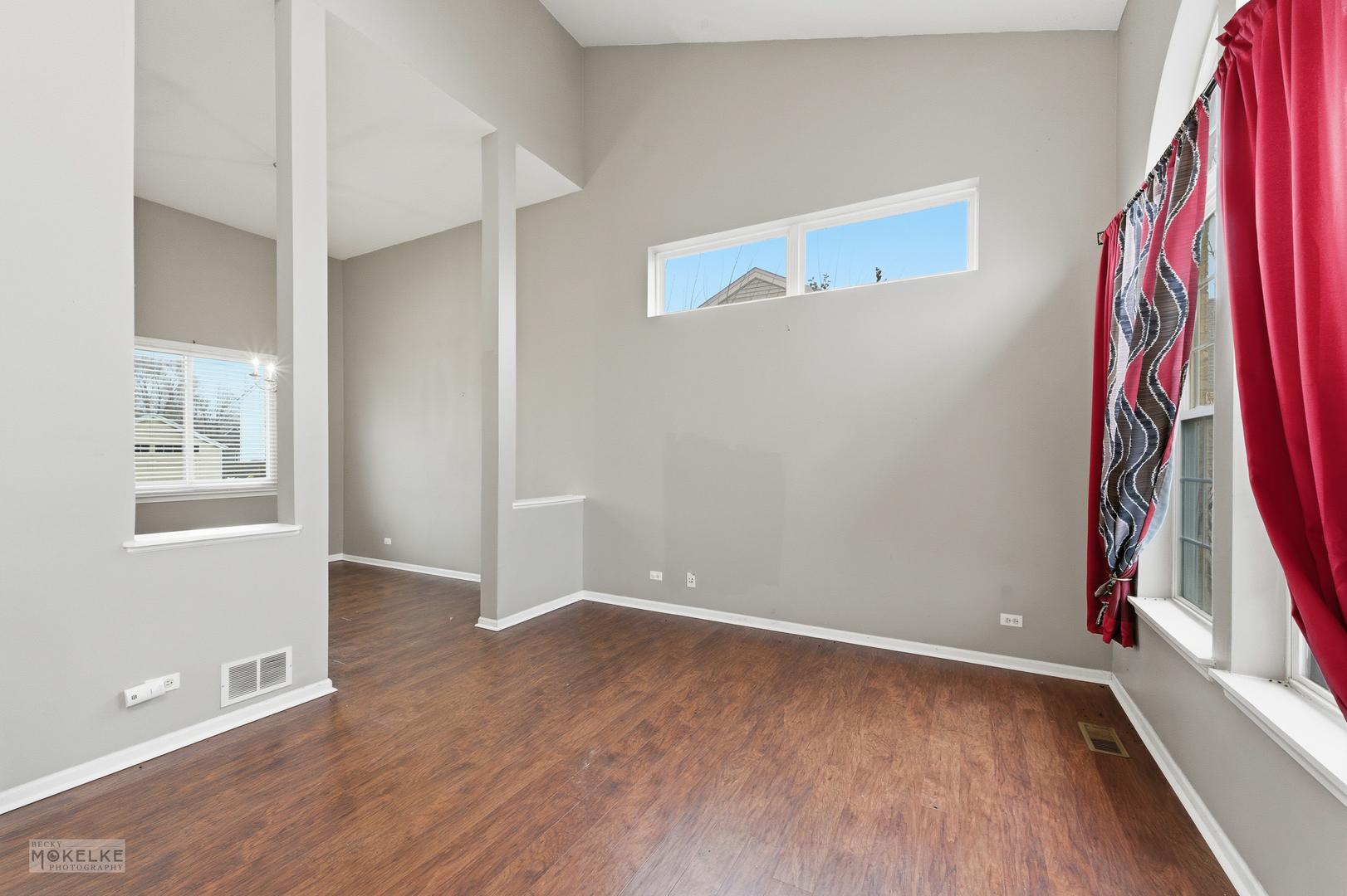 109 Old Post Road, Oswego, IL 60543