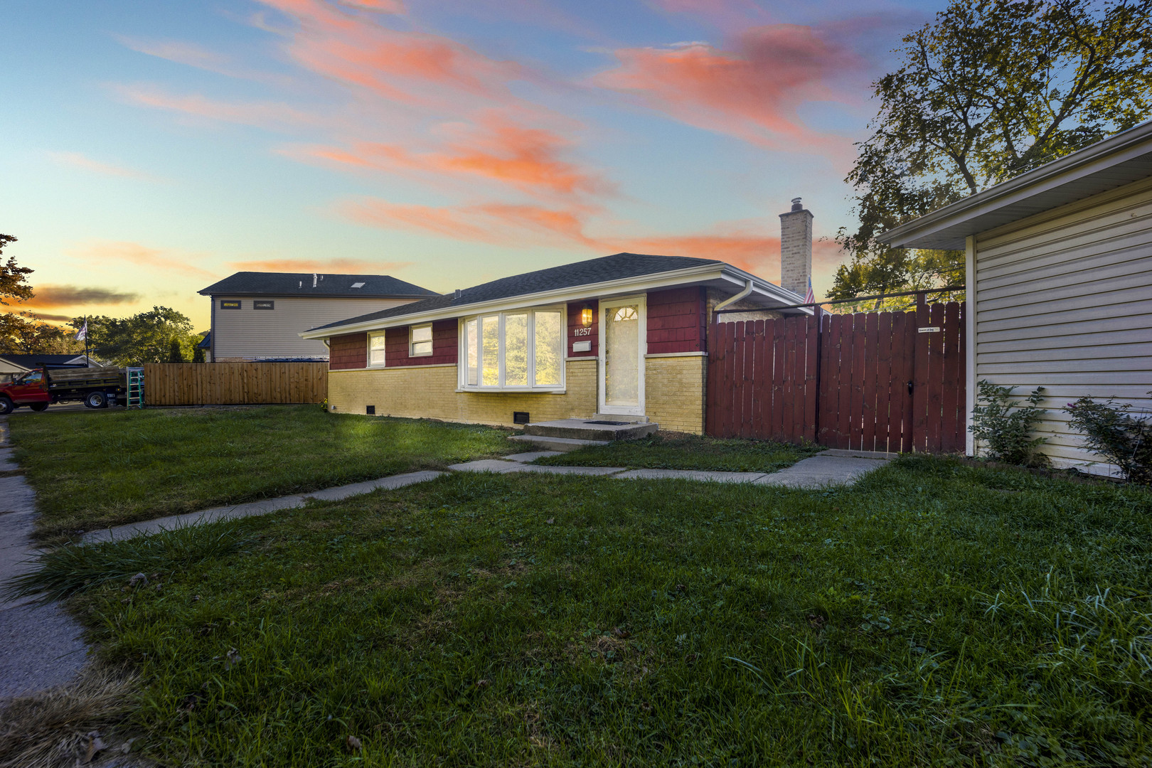 11257 S Pacific Drive, Worth, IL 60482