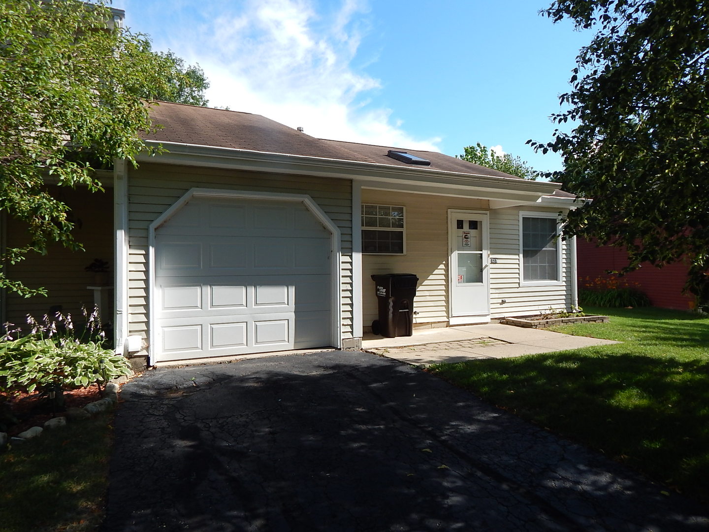 727 Nantucket Way, Island Lake, IL 60042