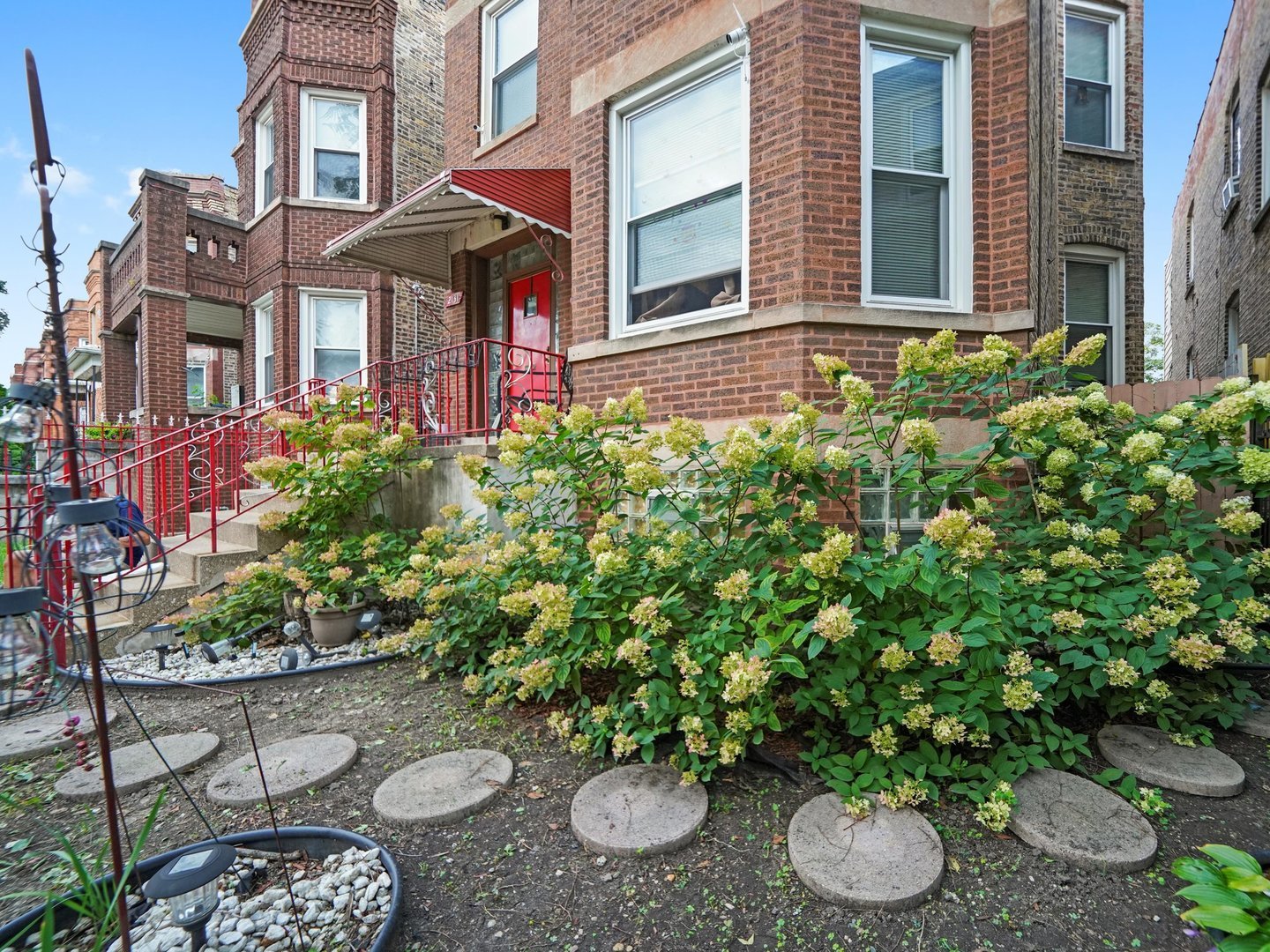 2131 N Springfield Avenue, Chicago, IL 60647
