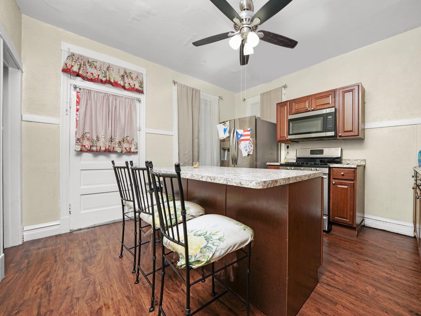 2131 N Springfield Avenue, Chicago, IL 60647