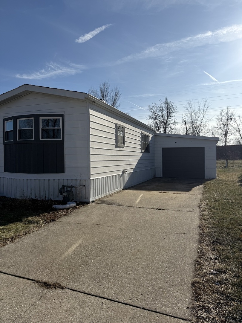 610 Tanglewood Road, Matteson, IL 60443