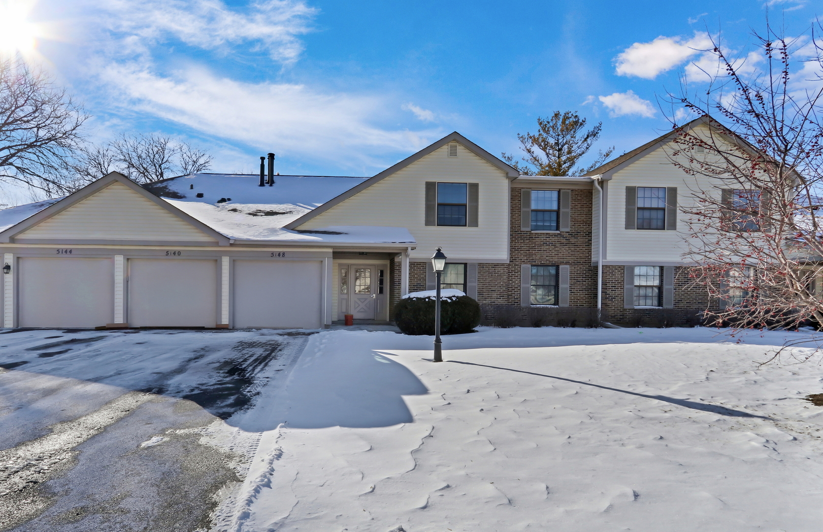 5140 Coventry Lane #9-A-2, Gurnee, IL 60031