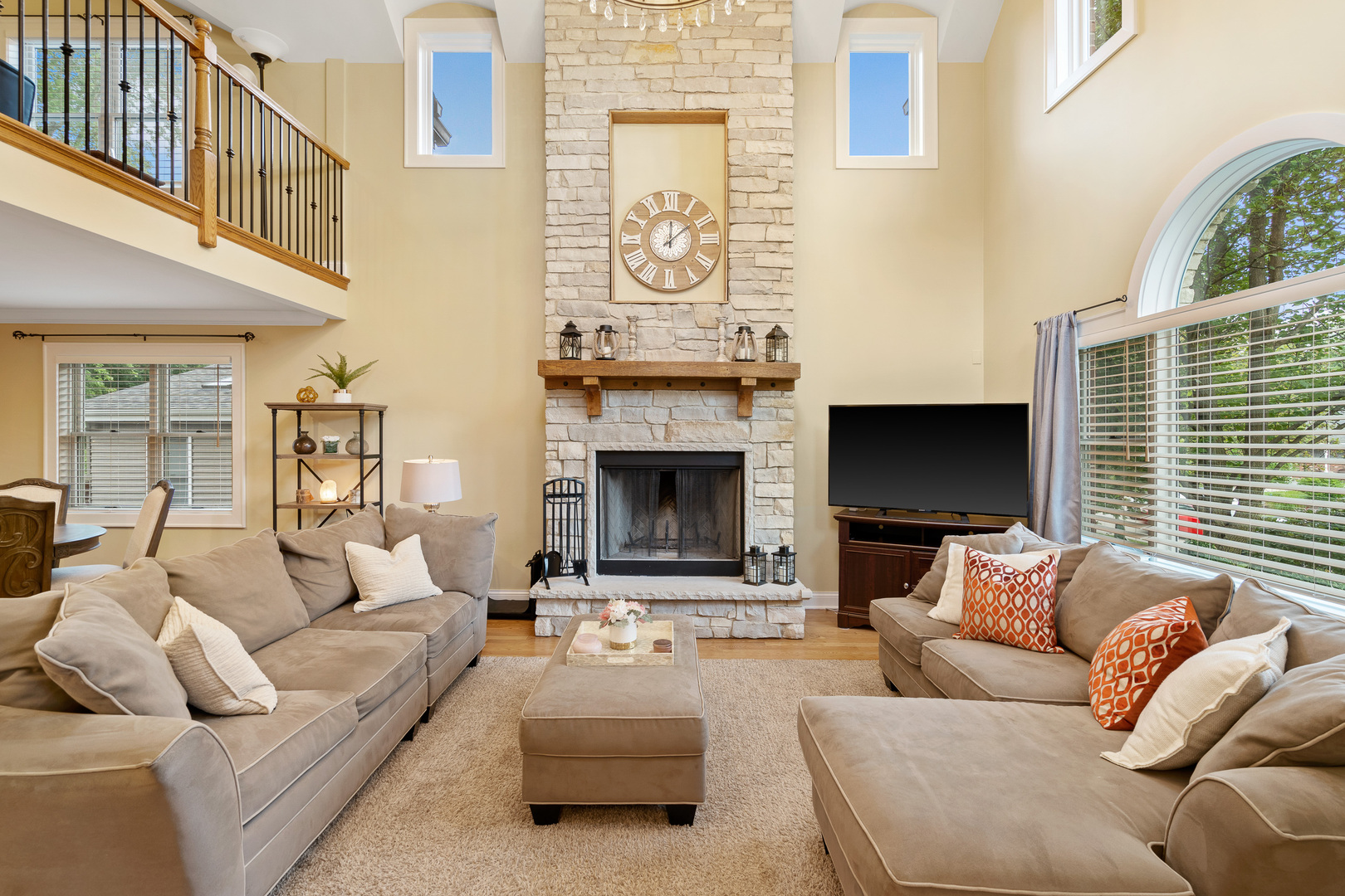 5229 Benton Avenue, Downers Grove, IL 60515