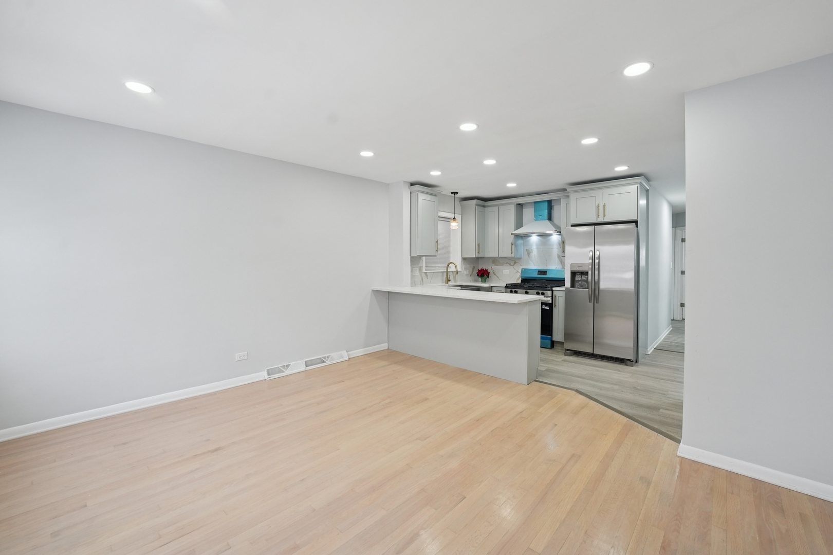 4914 W 32nd Place, Cicero, IL 60804