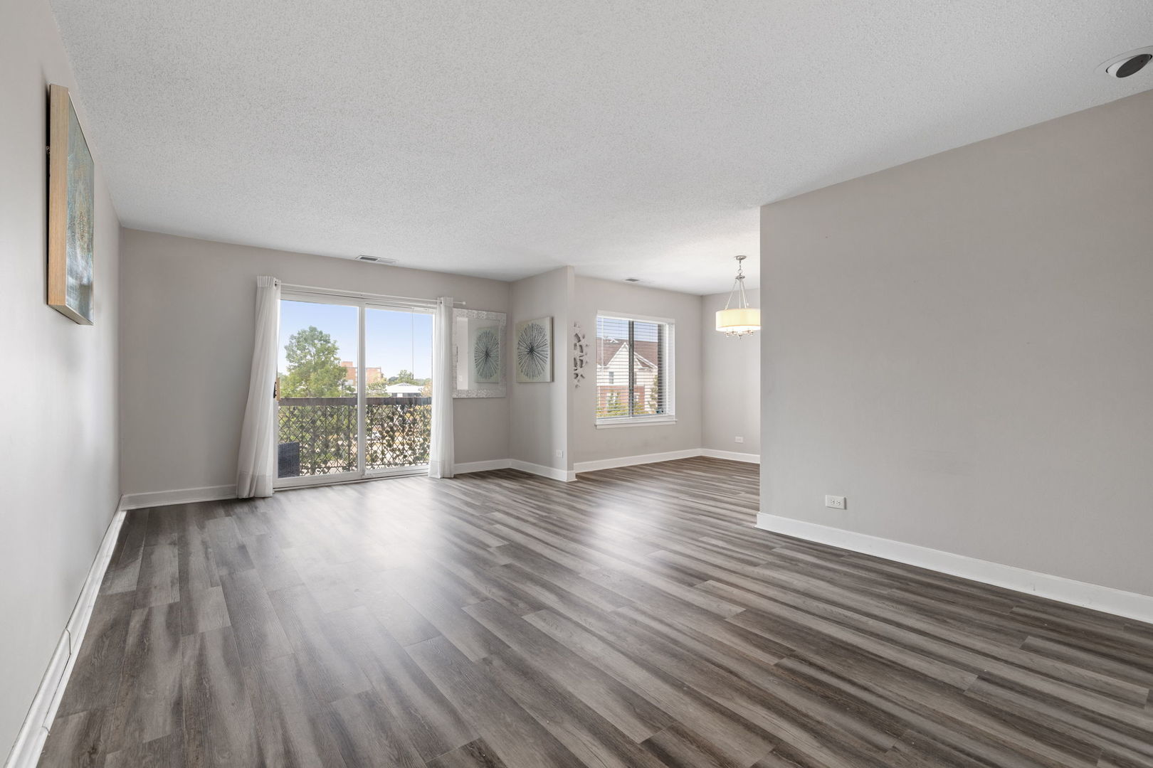 2201 S Grace Street #305, Lombard, IL 60148