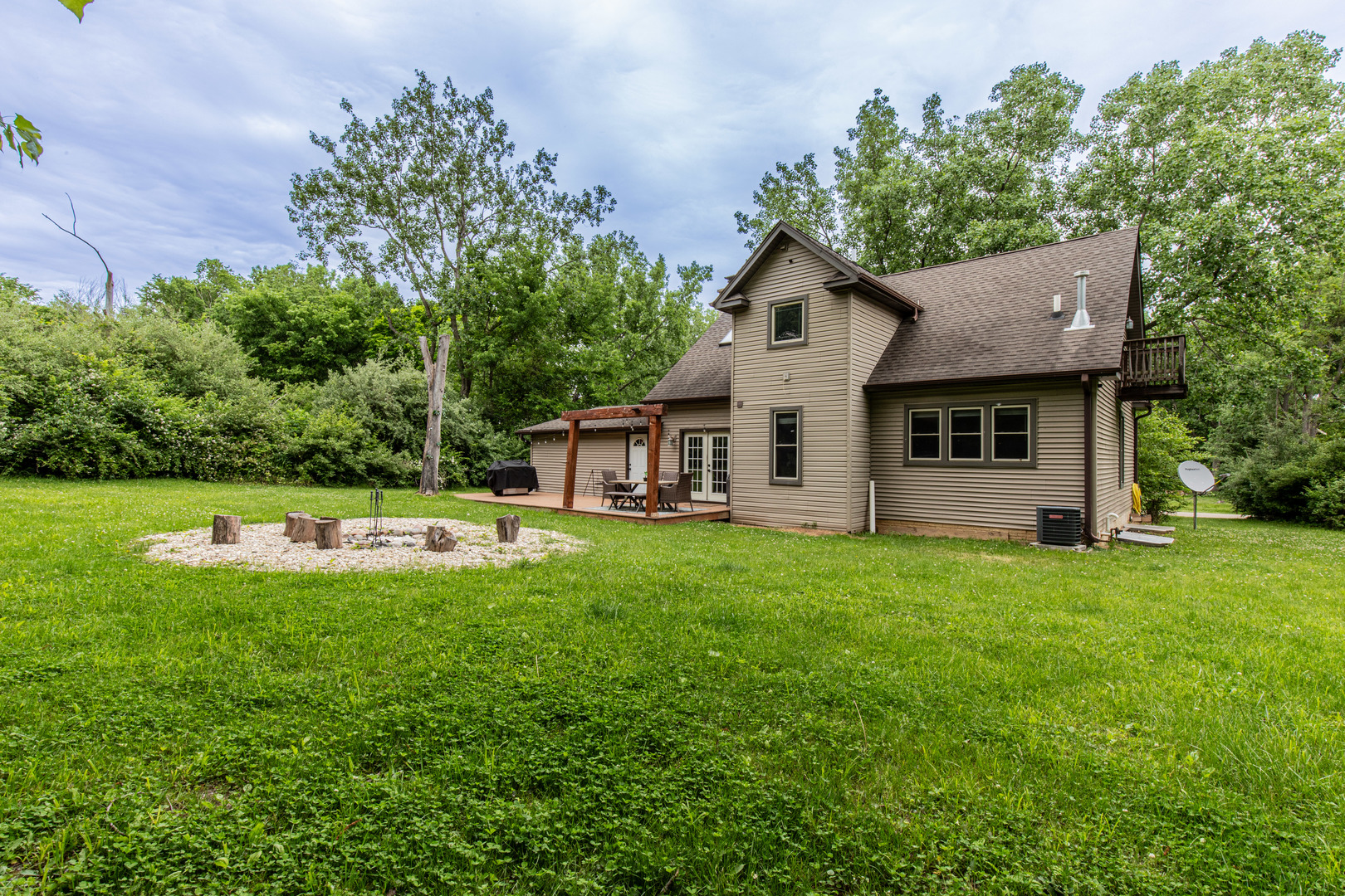 8 Birch Drive, Putnam, IL 61560