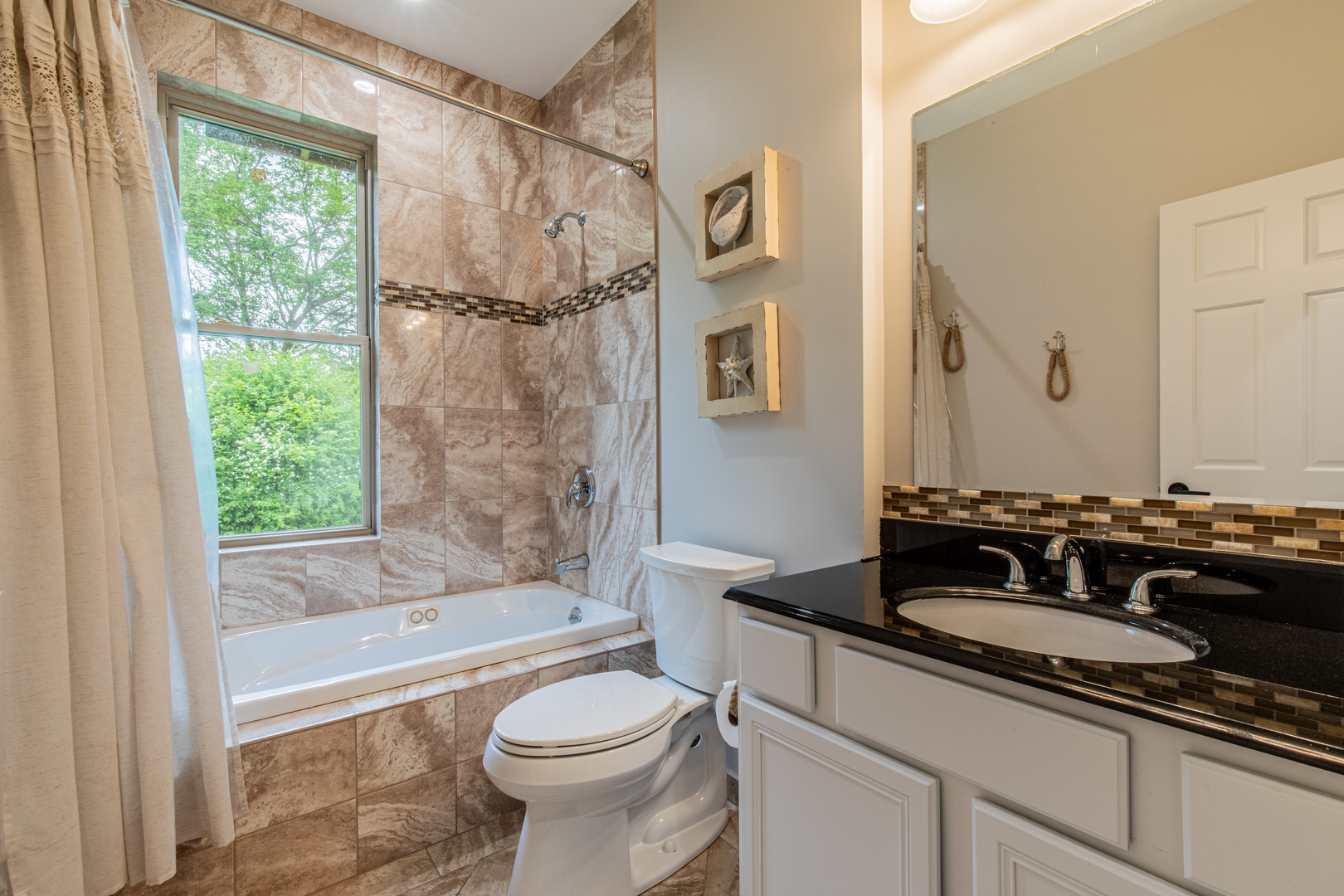 8 Birch Drive, Putnam, IL 61560