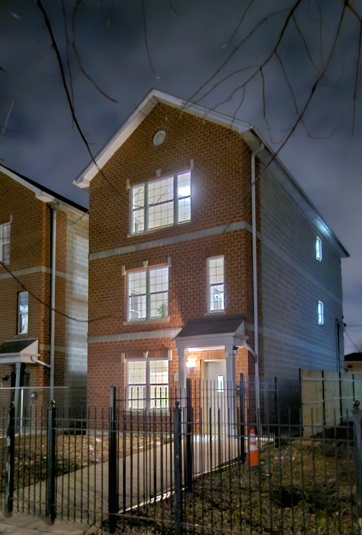 304 N Parkside Avenue, Chicago, IL 60644