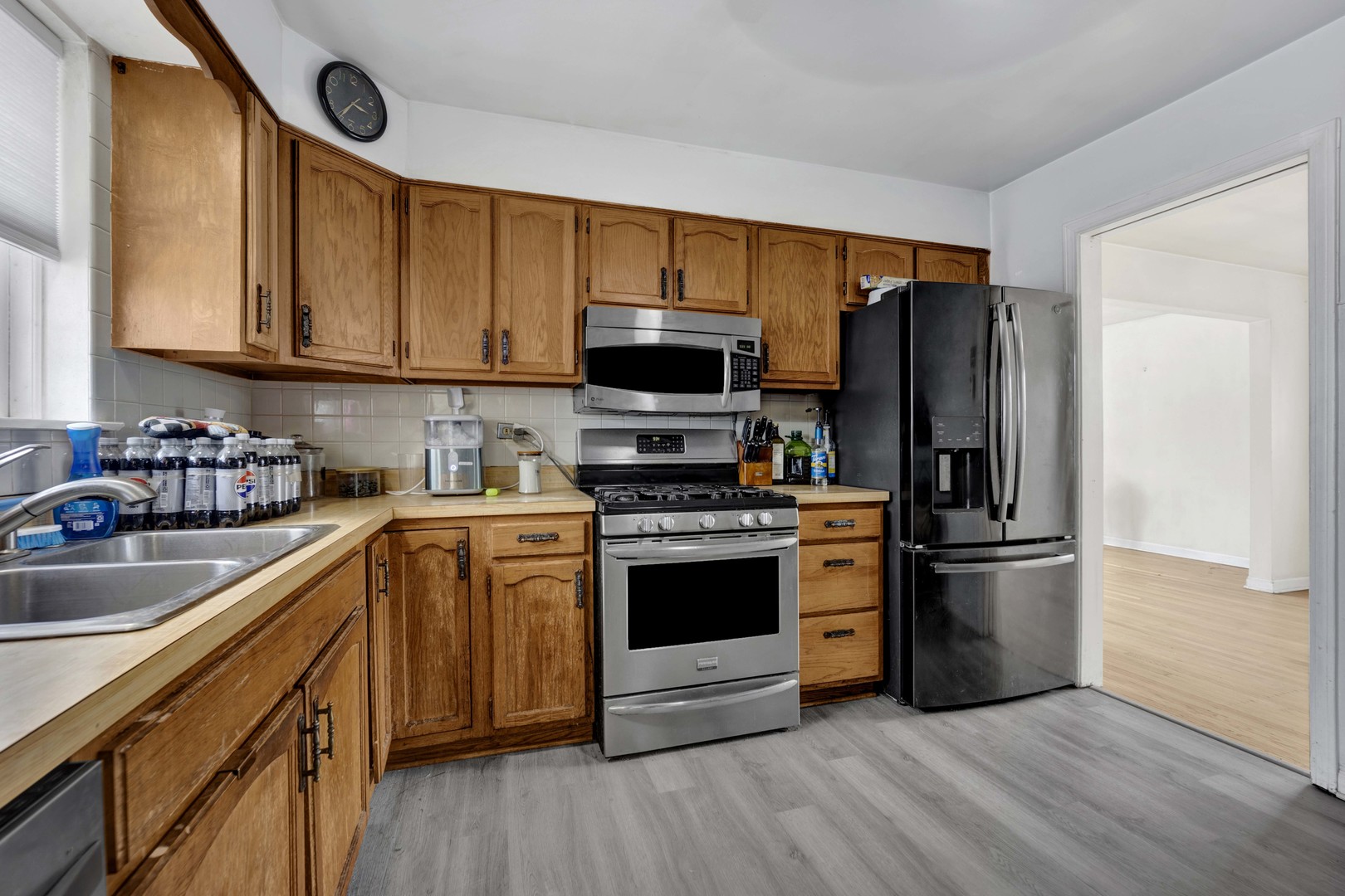 5265 W Devon Avenue, Chicago, IL 60646