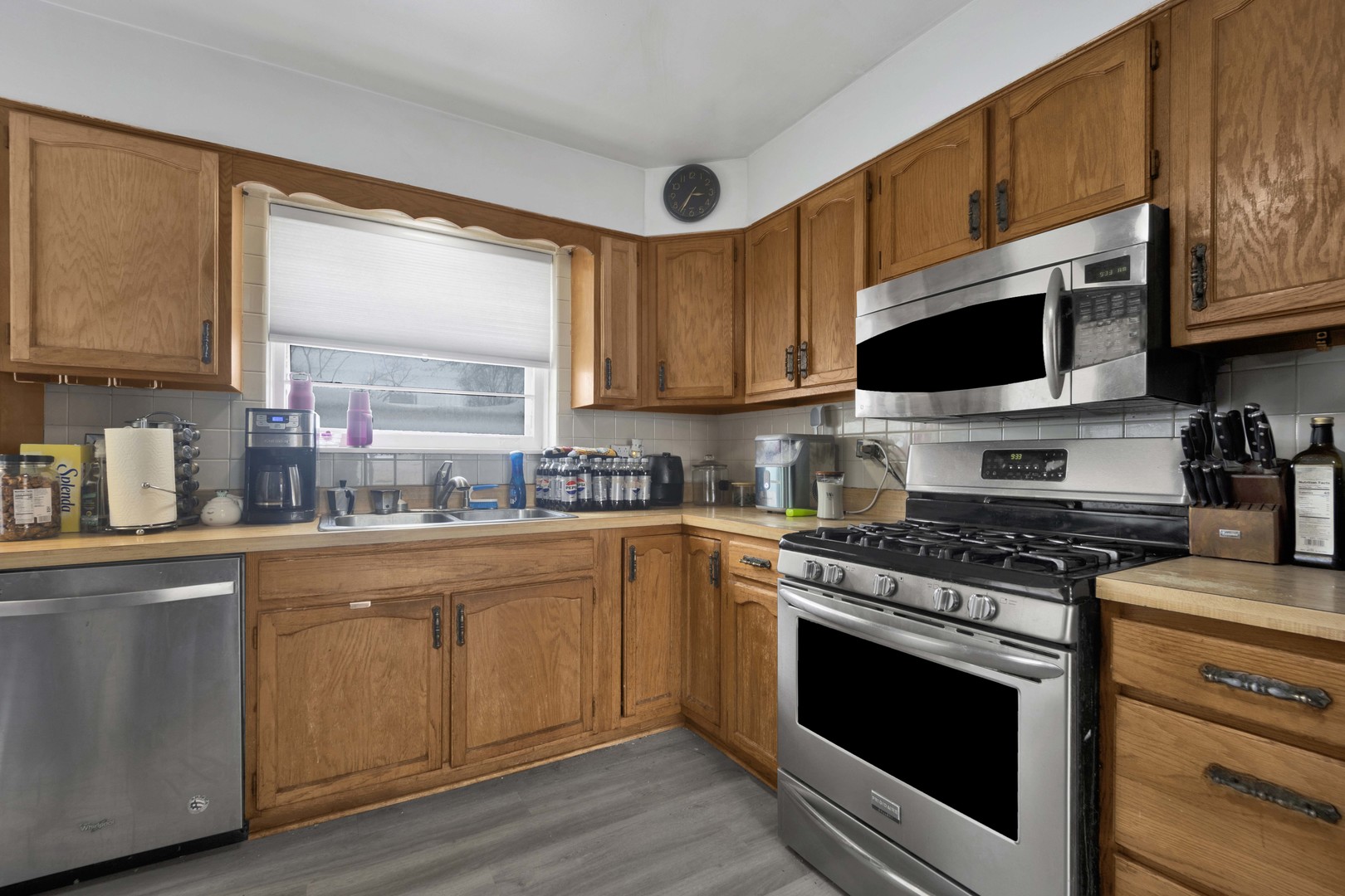 5265 W Devon Avenue, Chicago, IL 60646