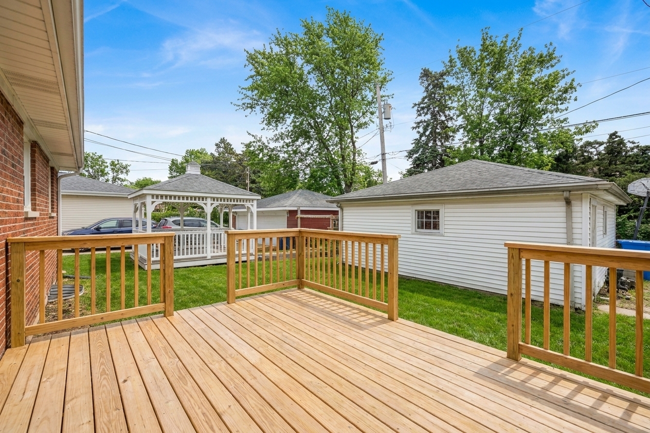 5265 W Devon Avenue, Chicago, IL 60646
