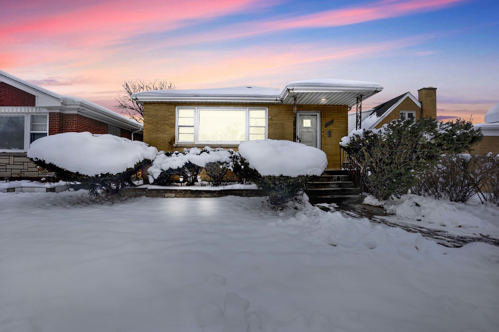 5265 W Devon Avenue, Chicago, IL 60646