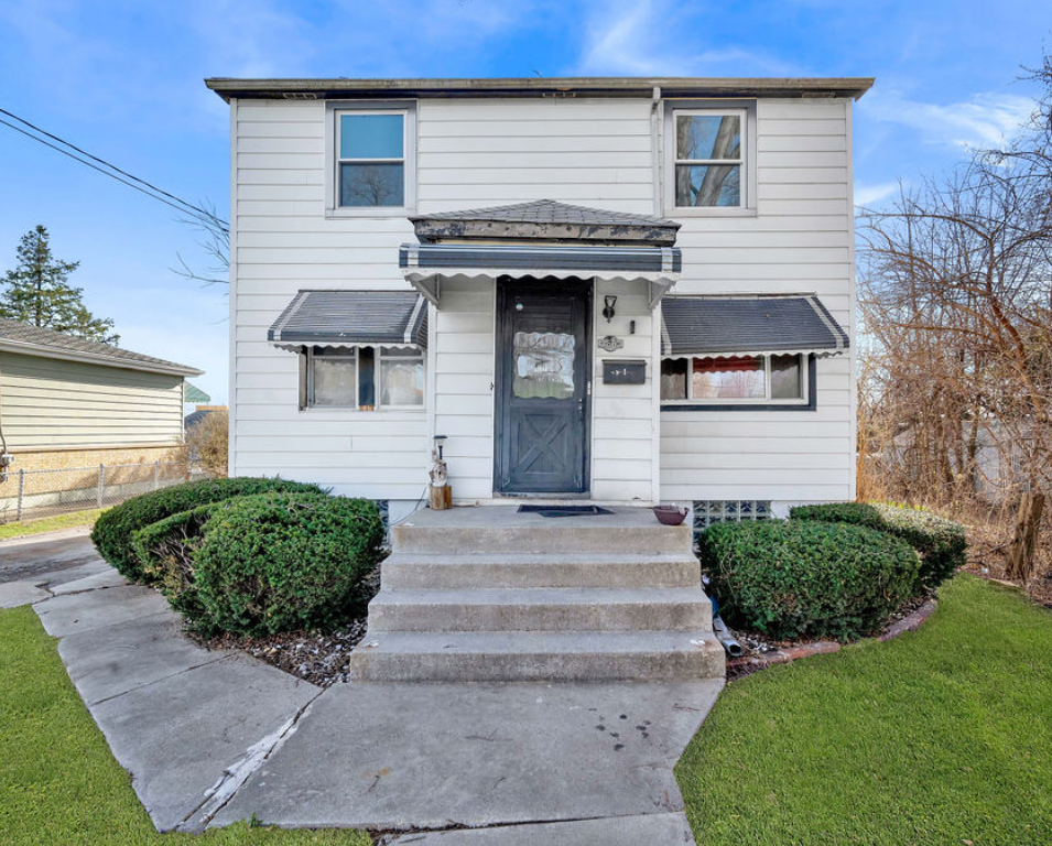 12565 Irving Avenue, Blue Island, IL 60406