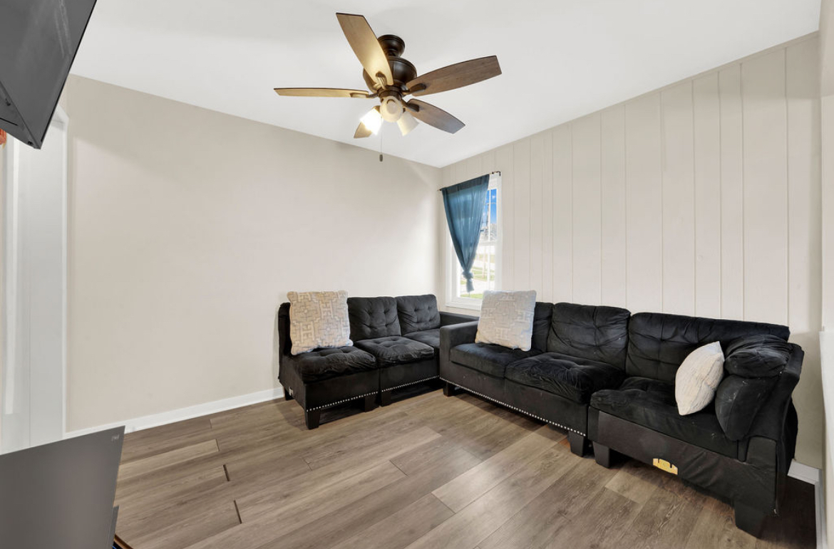 12565 Irving Avenue, Blue Island, IL 60406