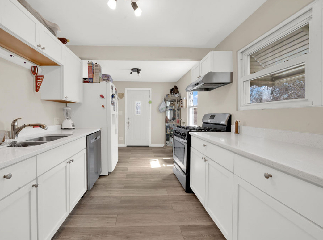 12565 Irving Avenue, Blue Island, IL 60406