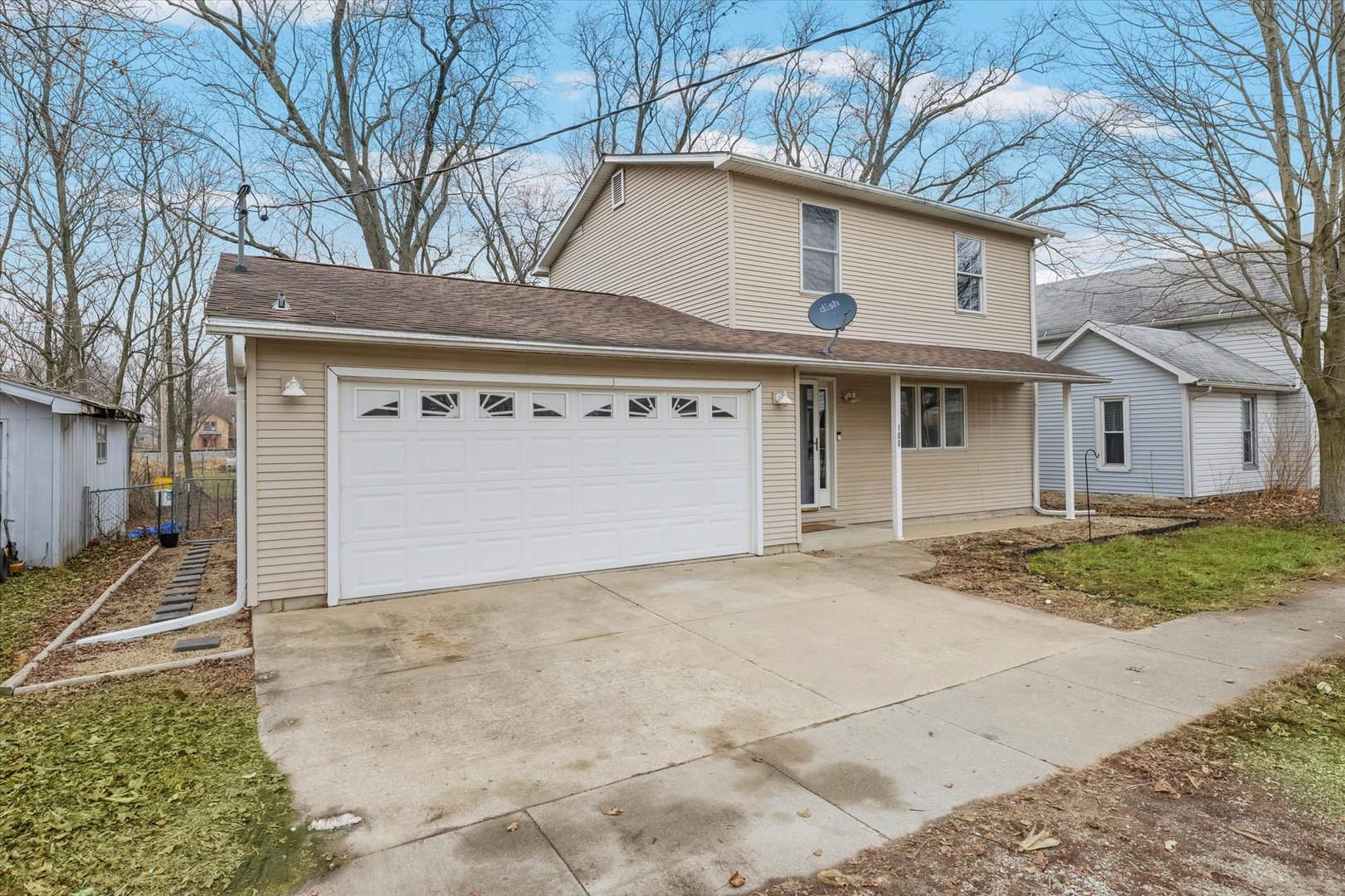 108 W Maple Street, Roberts, IL 60962