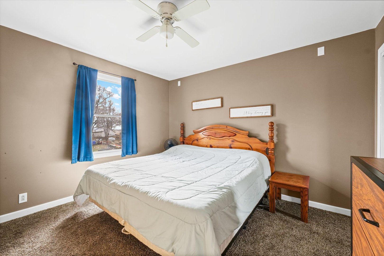 108 W Maple Street, Roberts, IL 60962