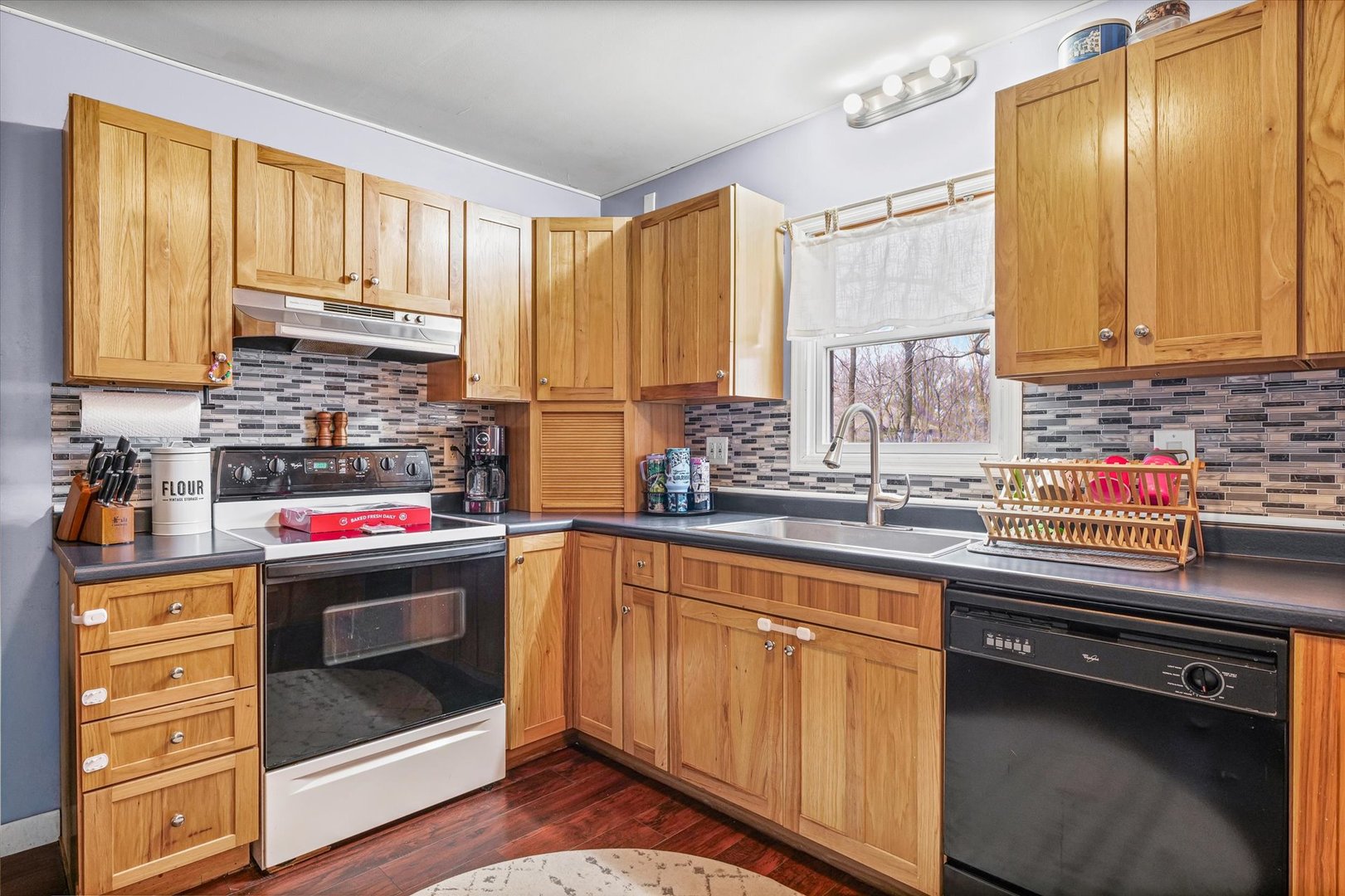 108 W Maple Street, Roberts, IL 60962