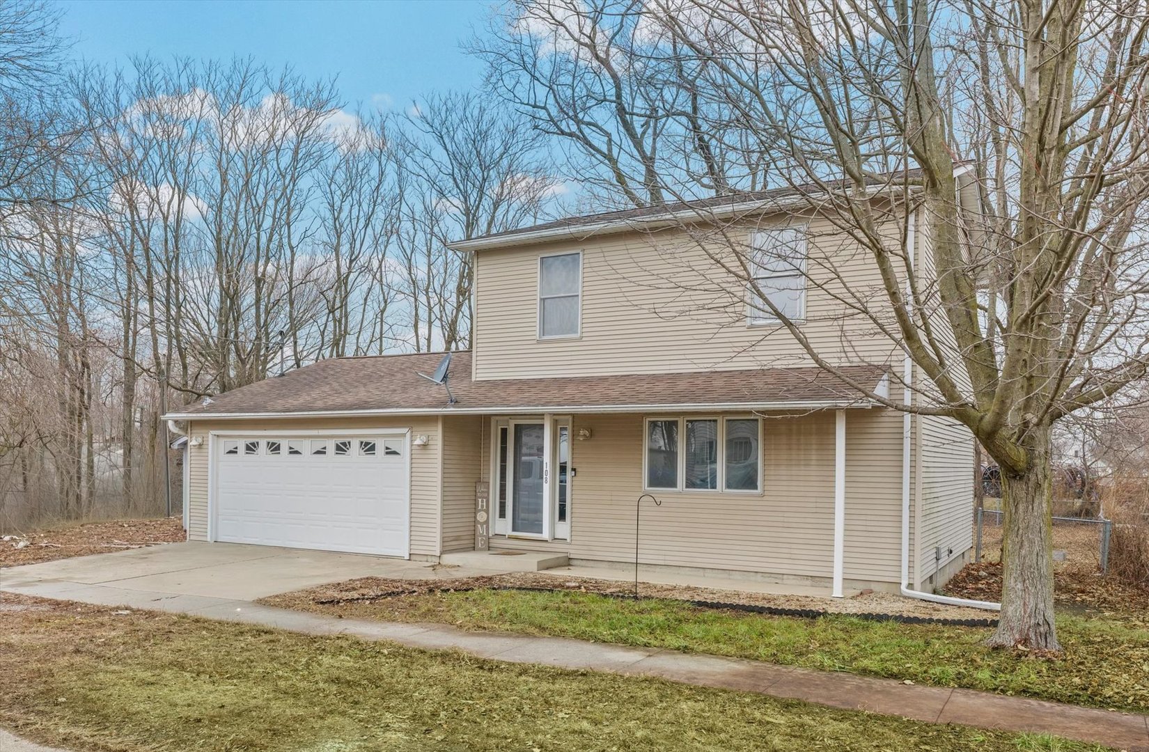 108 W Maple Street, Roberts, IL 60962