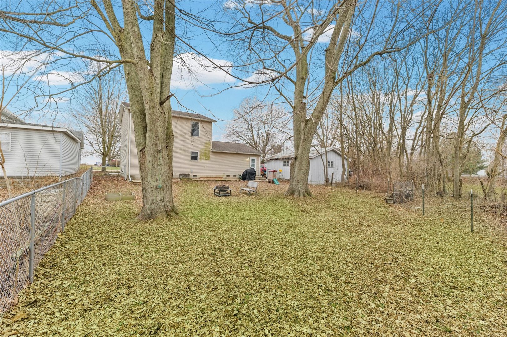 108 W Maple Street, Roberts, IL 60962