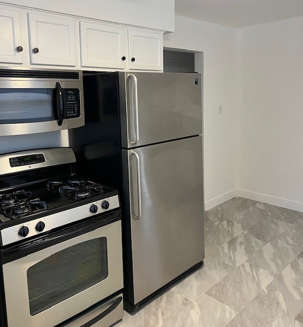 16165 Oxford Drive, Markham, IL 60428