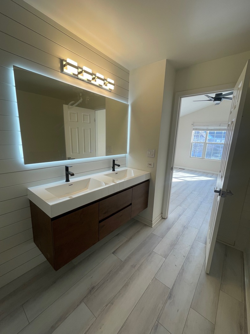 Naperville, IL 60563