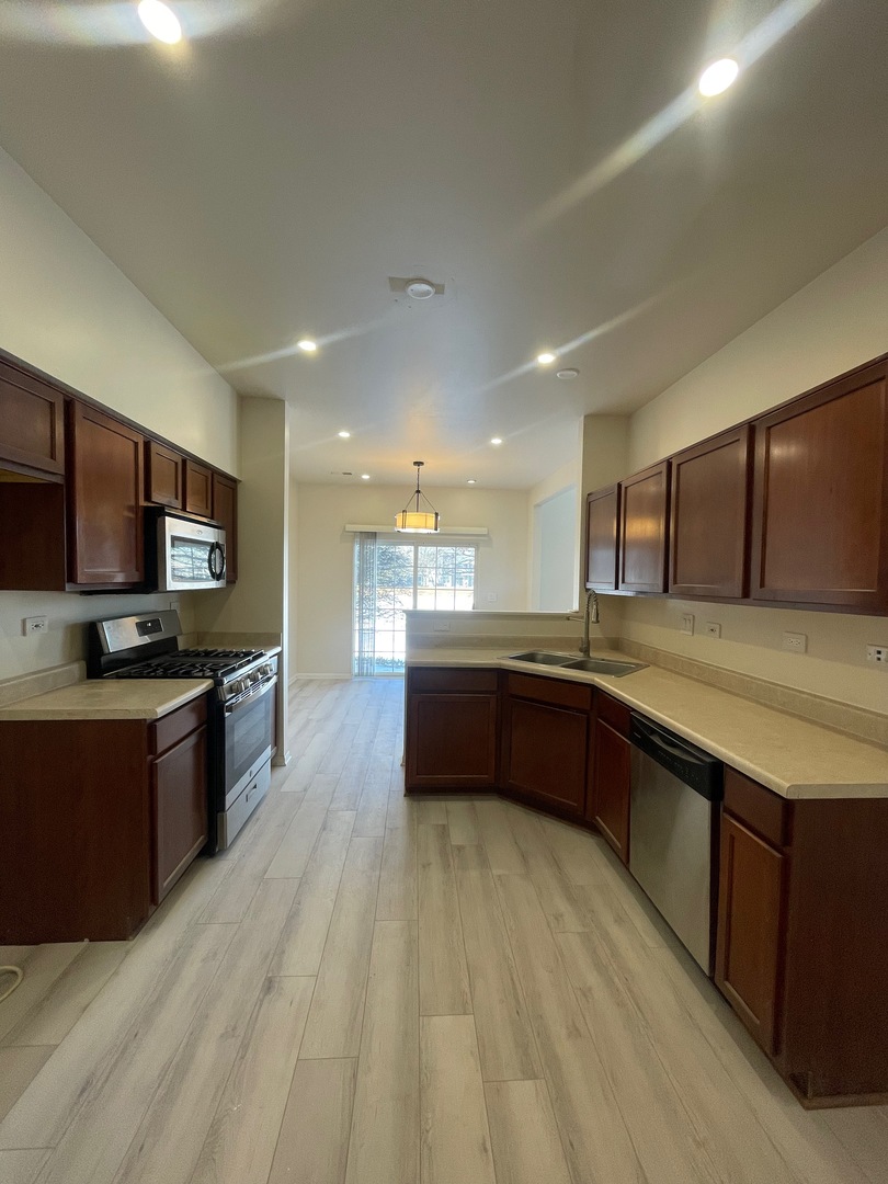 Naperville, IL 60563