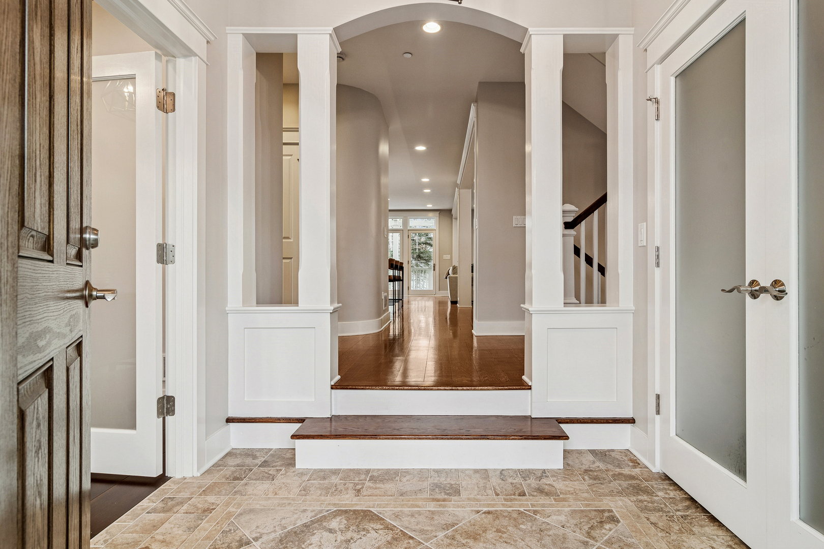 Libertyville, IL 60048