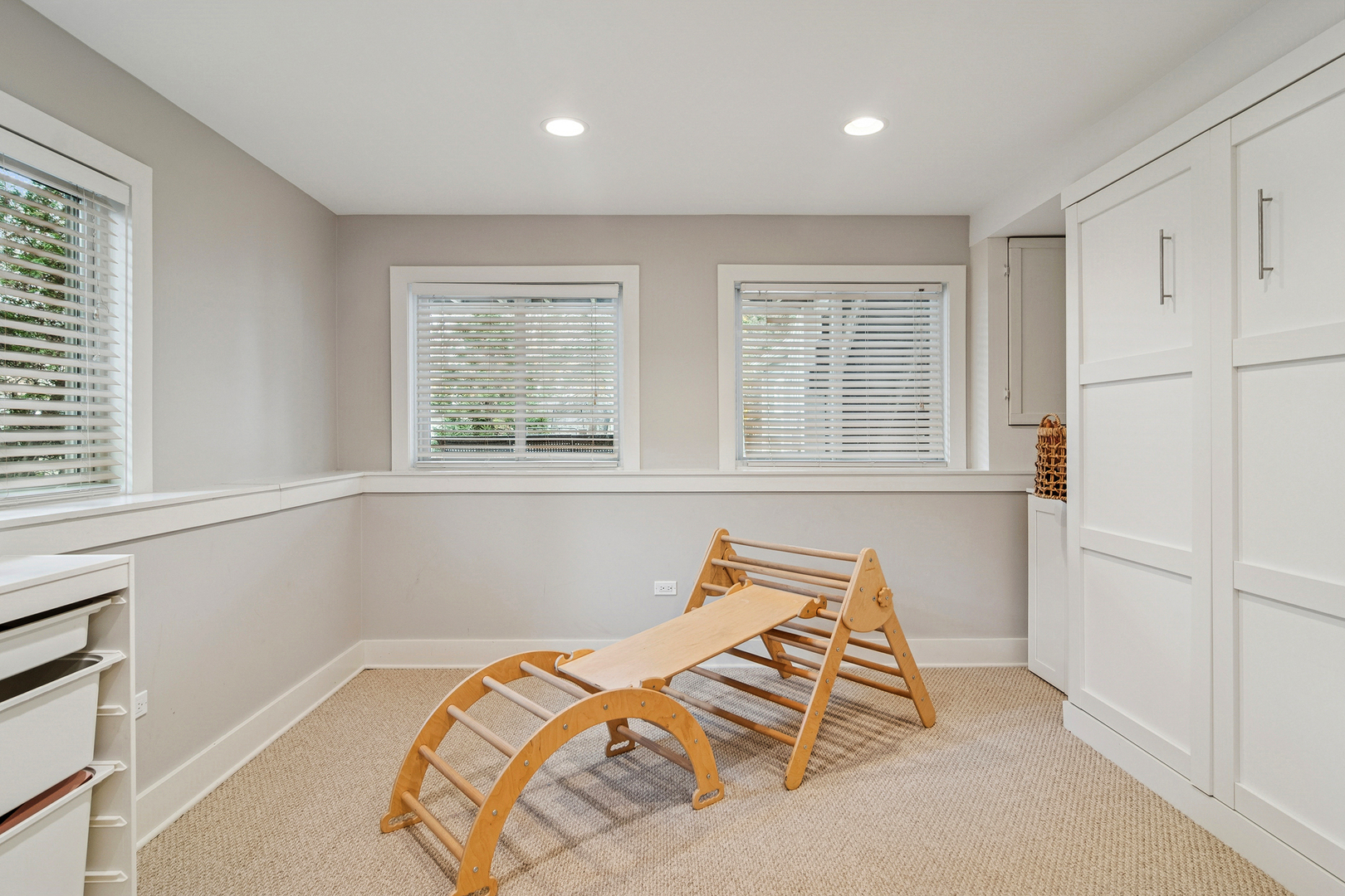 721 Meadow Lane, Libertyville, IL 60048