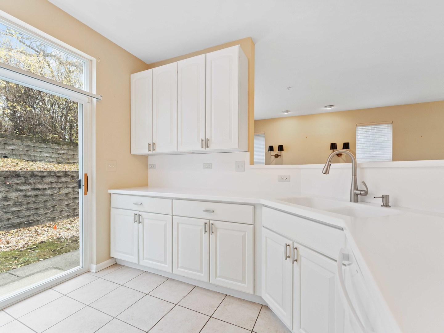 60 Tanglewood Drive #60, Glen Ellyn, IL 60137