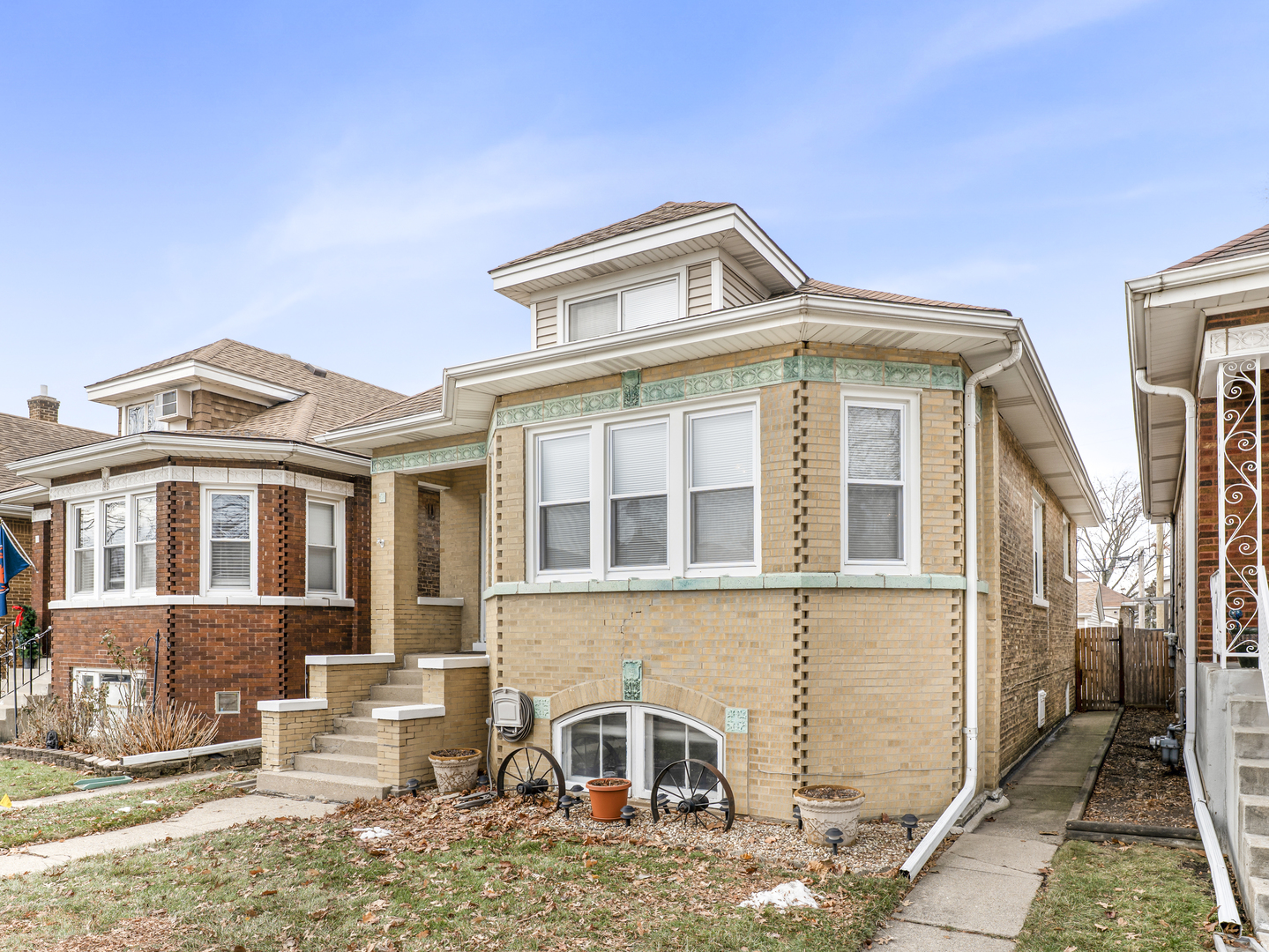 2944 N 77th Avenue, Elmwood Park, IL 60707