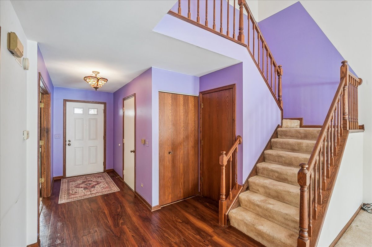 216 Country Club Drive, Prospect Heights, IL 60070