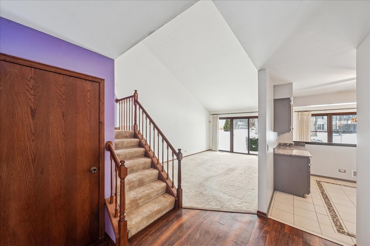 216 Country Club Drive, Prospect Heights, IL 60070