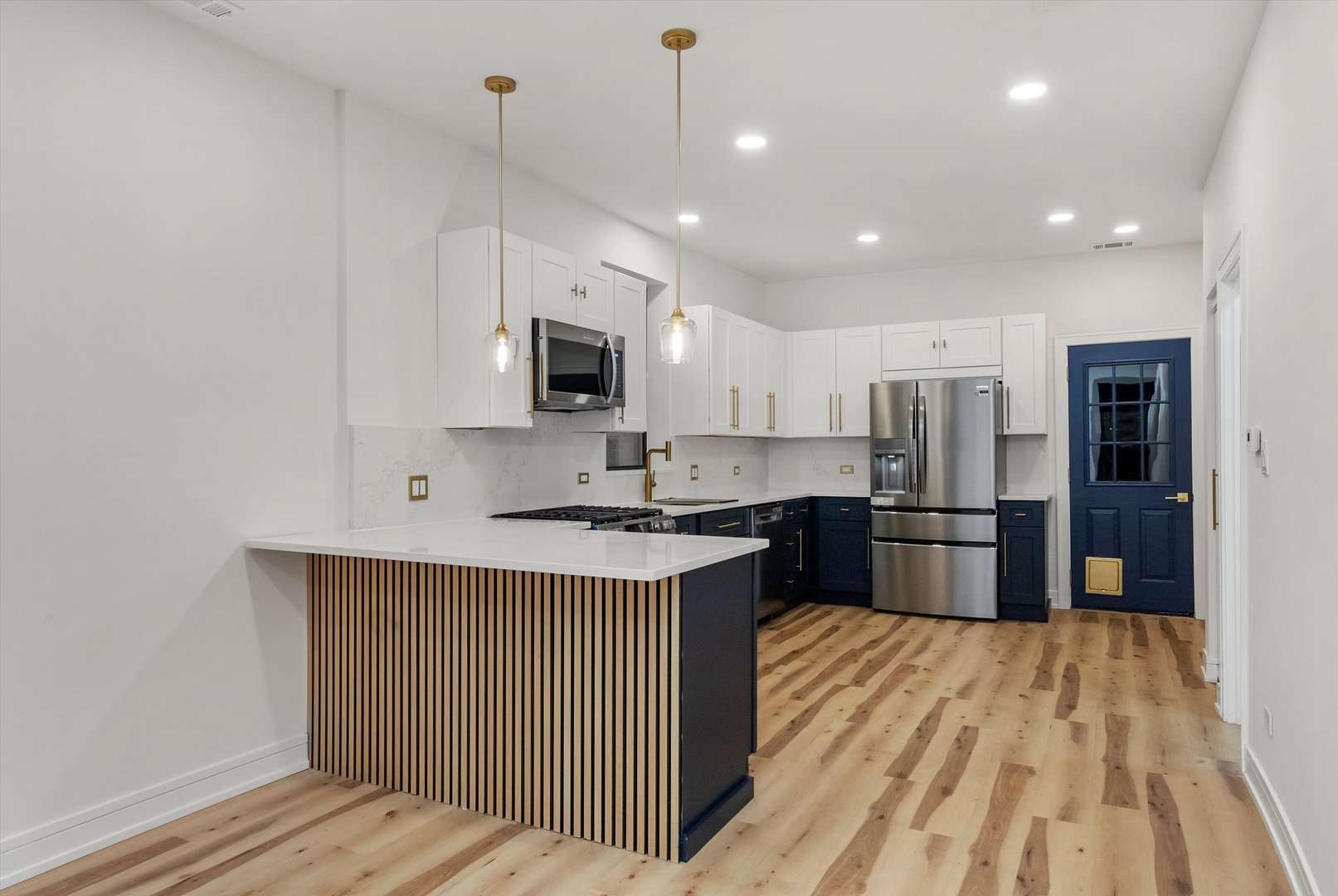 1040 W 34th Place, Chicago, IL 60608