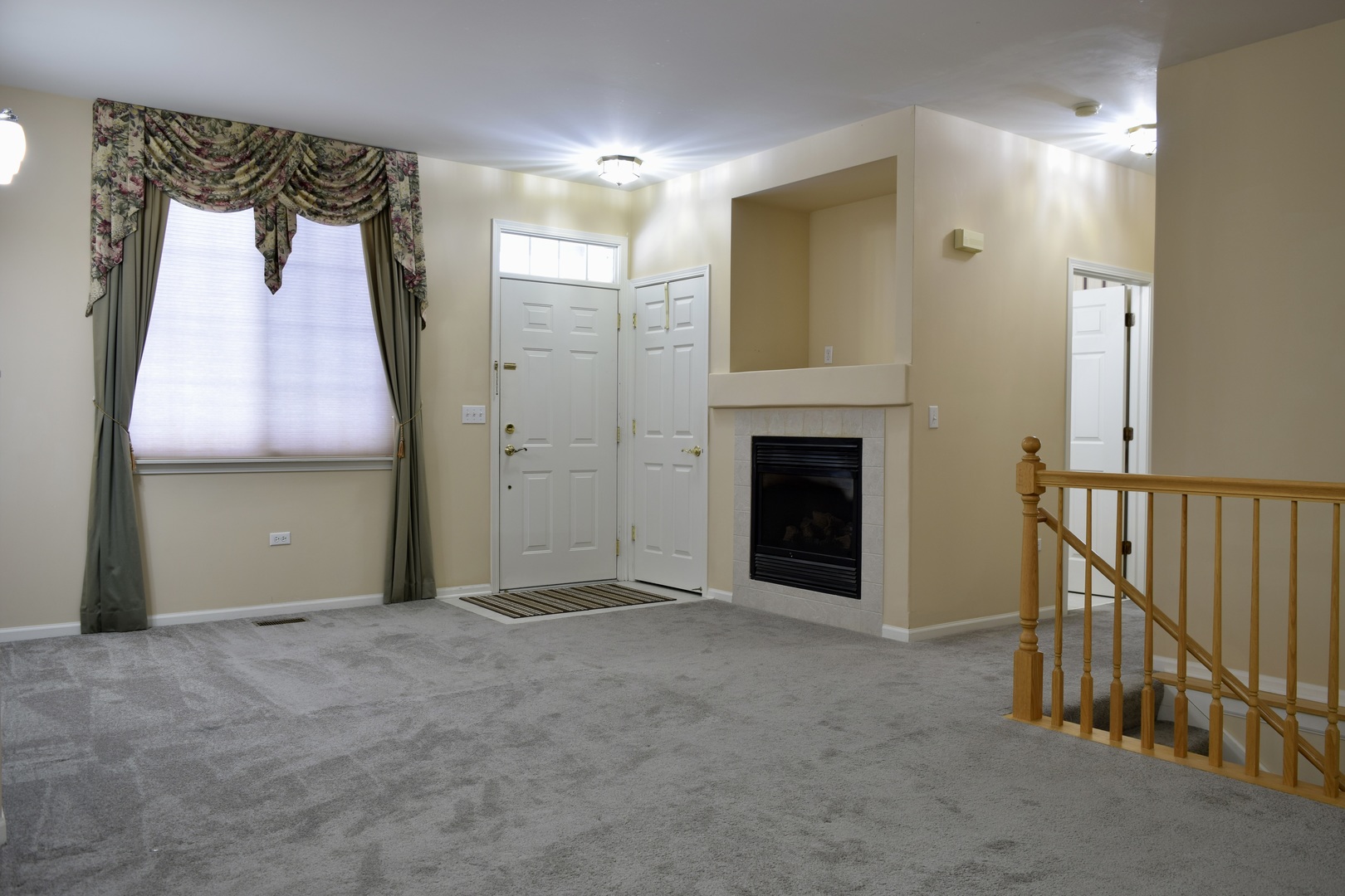 1126 N Oakwood Drive #1126, Fox Lake, IL 60020