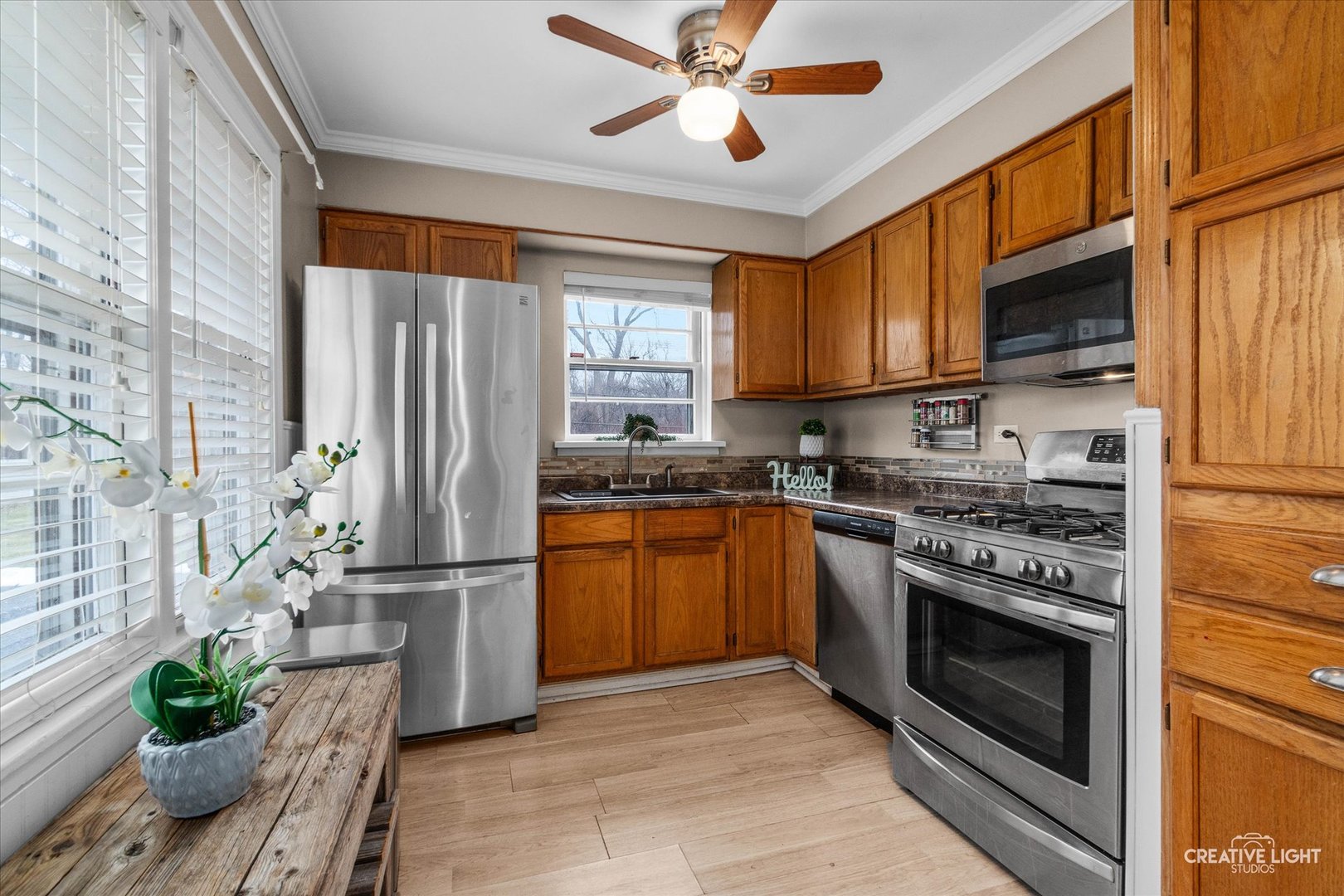 572 Glendale Avenue, Glen Ellyn, IL 60137