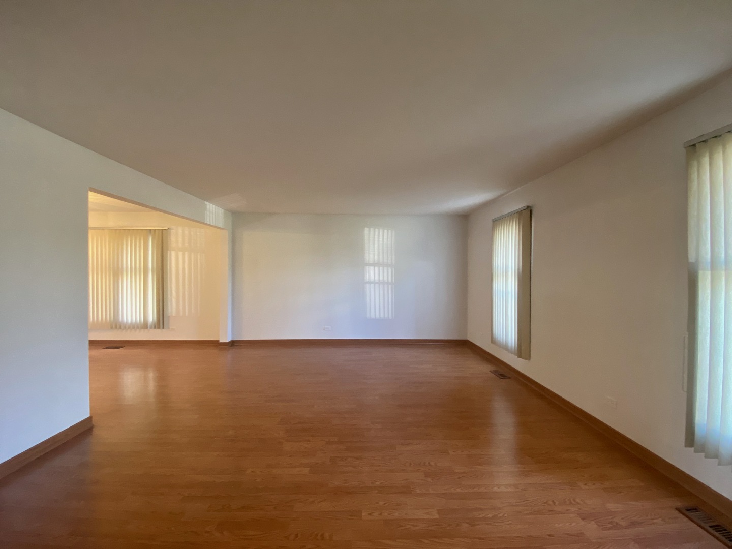 30 Wildwood Drive, Roselle, IL 60172