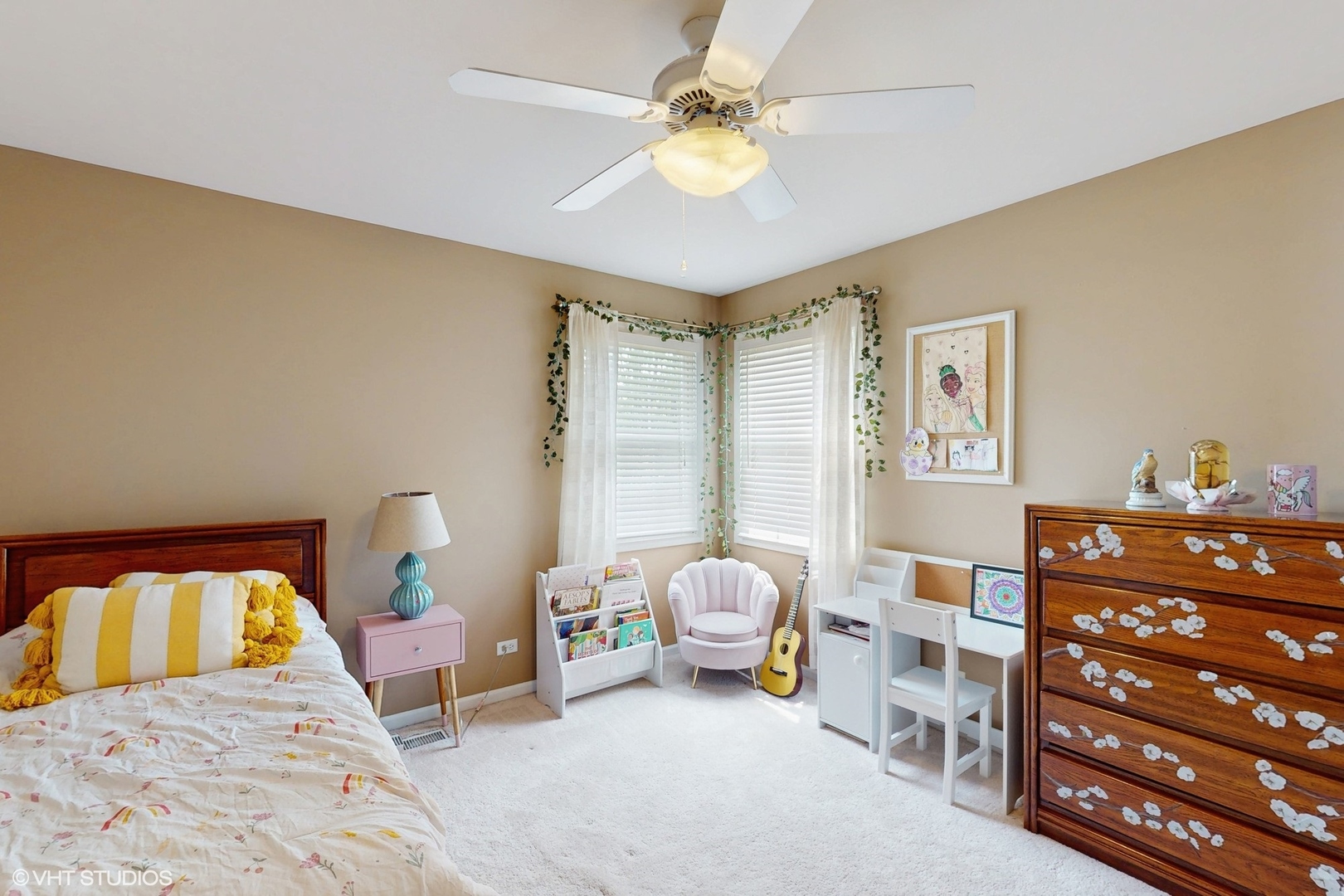 3432 Redwing Drive, Naperville, IL 60564