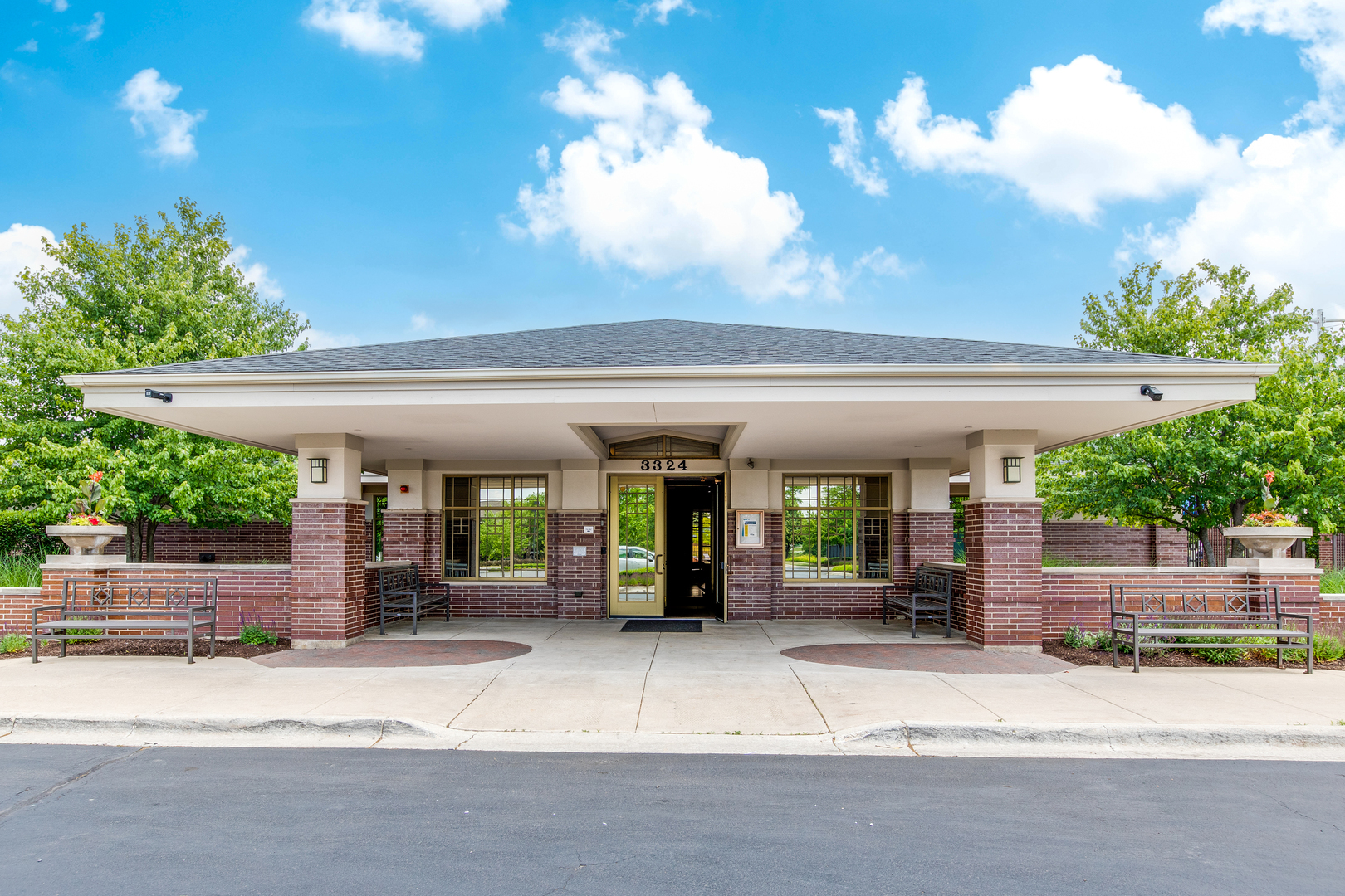 3432 Redwing Drive, Naperville, IL 60564