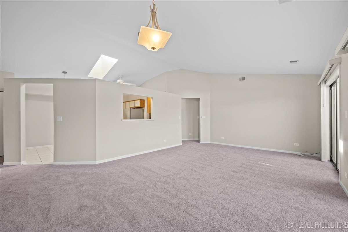 1630 W Pheasant Trail Drive #2, Arlington Heights, IL 60004