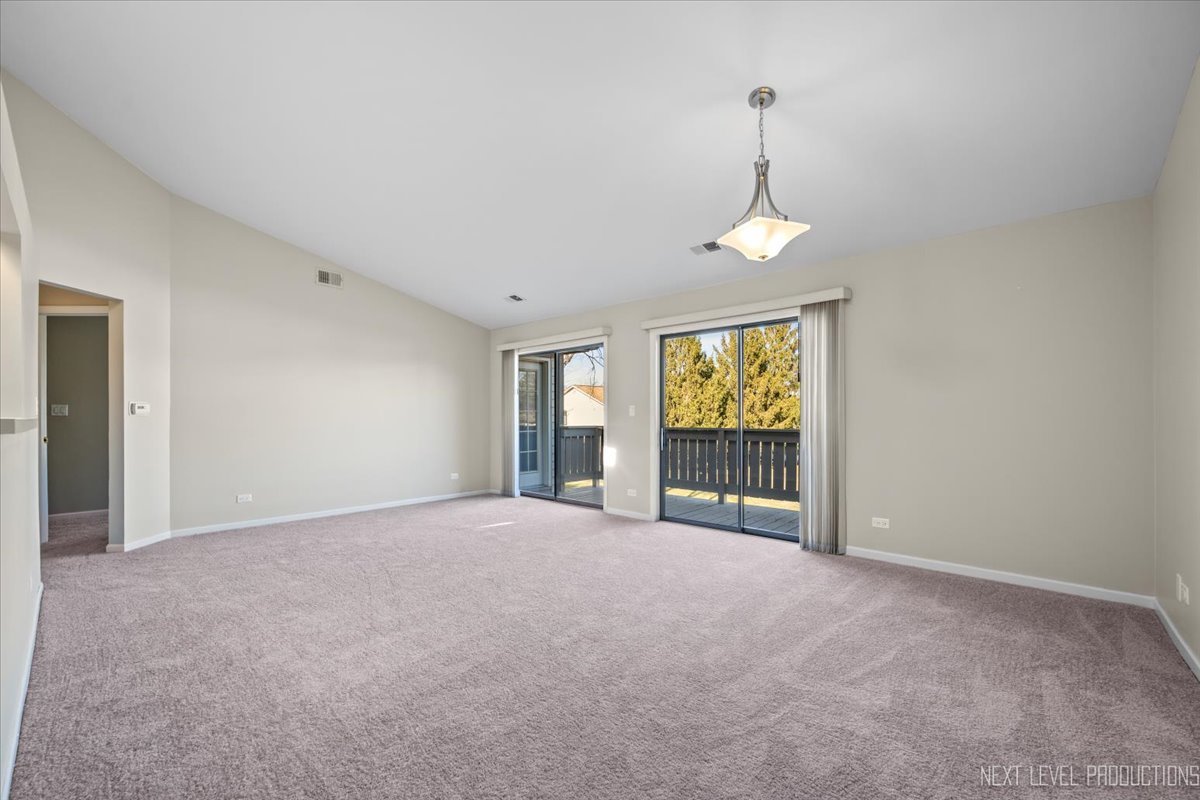 1630 W Pheasant Trail Drive #2, Arlington Heights, IL 60004