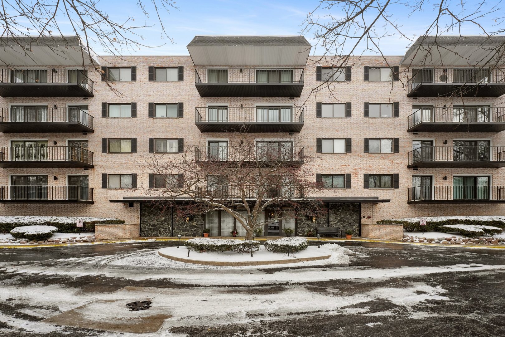 1S150 Spring Road #4K, Oakbrook Terrace, IL 60181